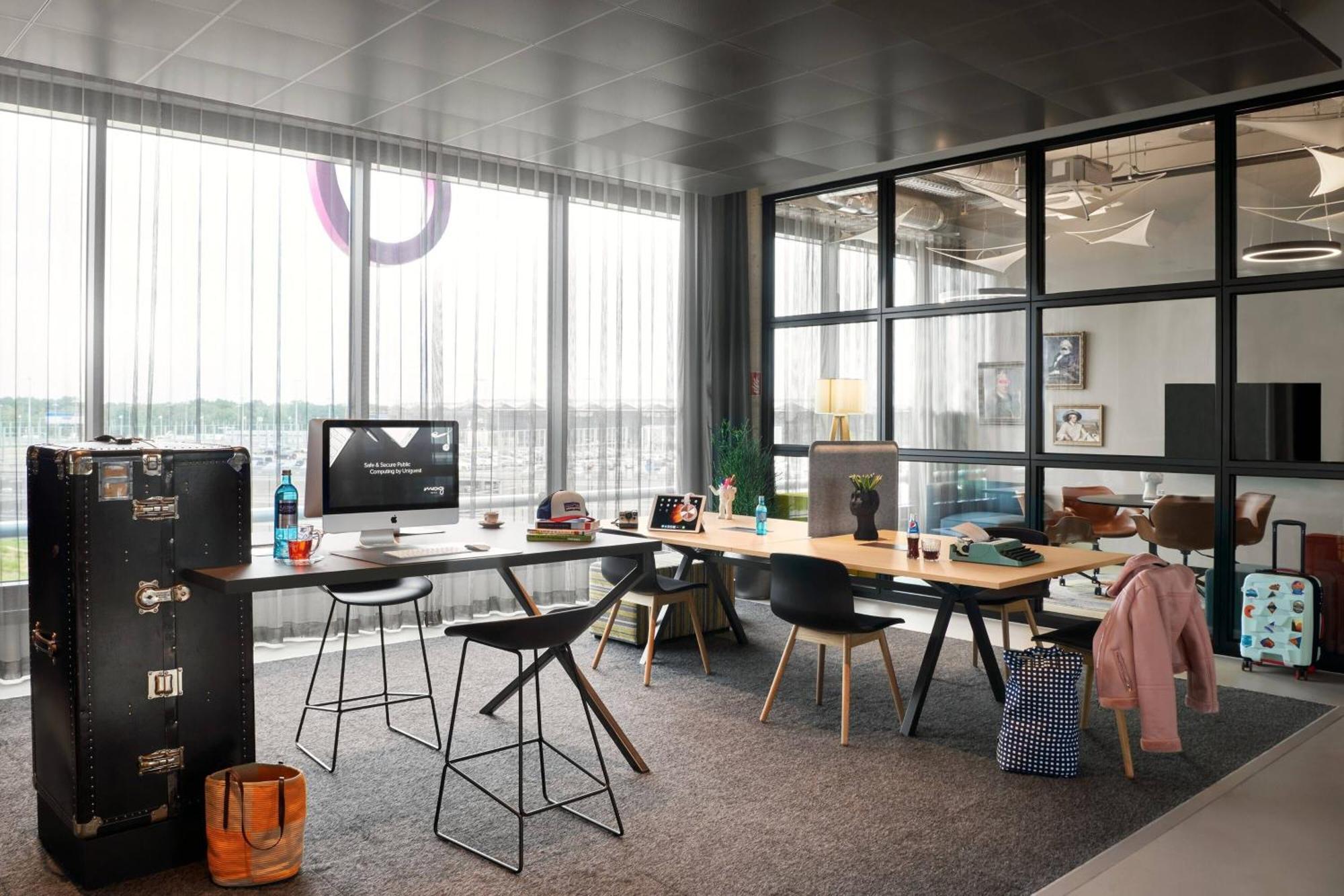 Hotel Moxy Cologne Bonn Airport Esterno foto