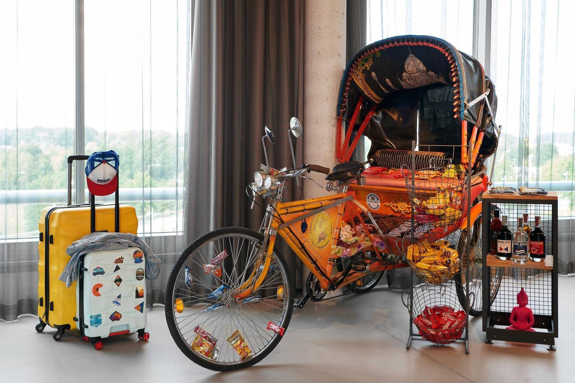Hotel Moxy Cologne Bonn Airport Esterno foto