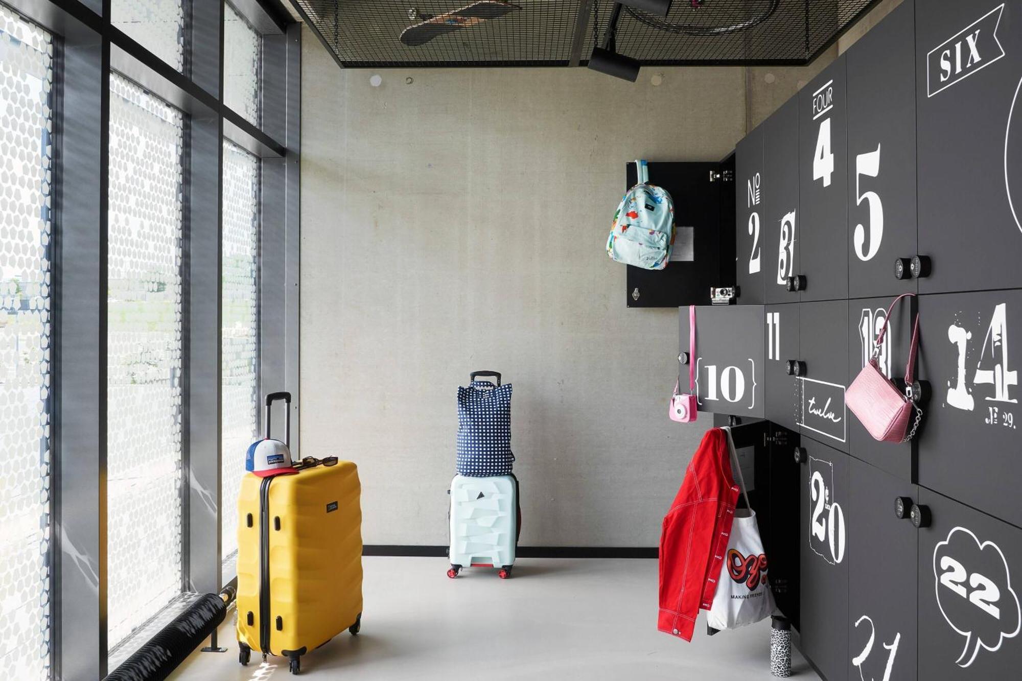 Hotel Moxy Cologne Bonn Airport Esterno foto