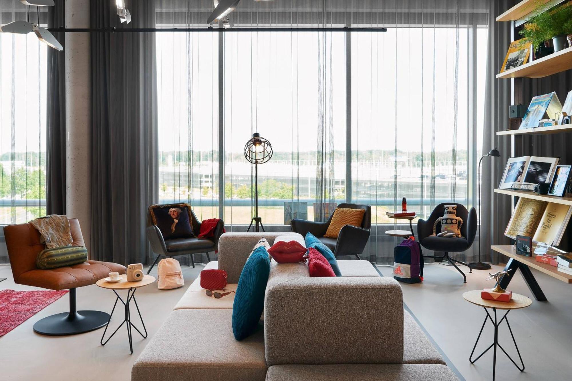 Hotel Moxy Cologne Bonn Airport Esterno foto