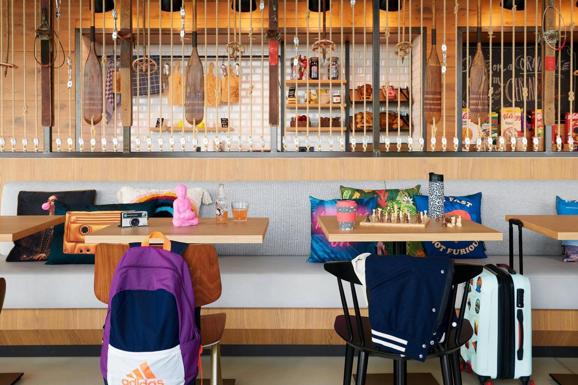 Hotel Moxy Cologne Bonn Airport Esterno foto
