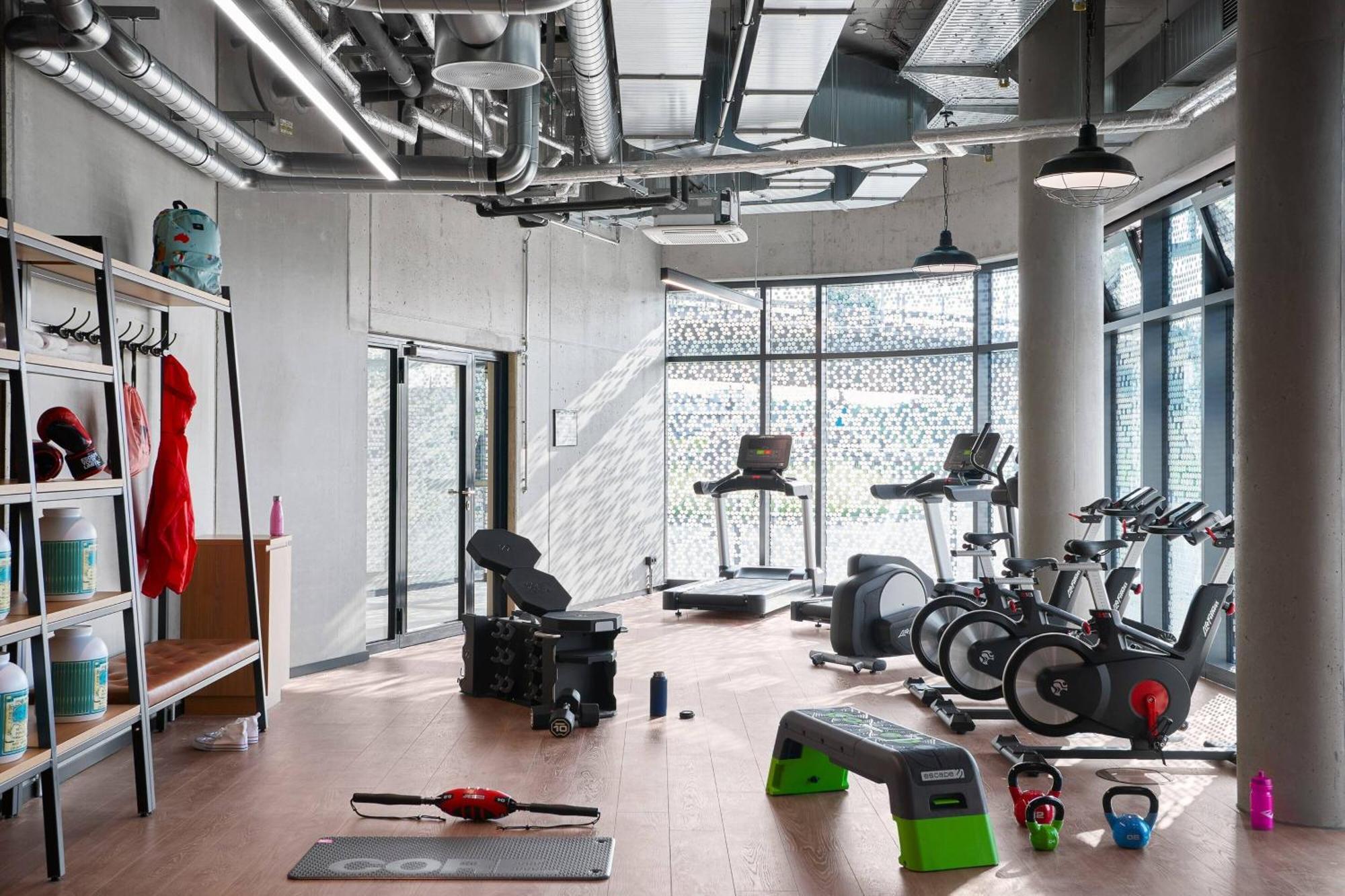 Hotel Moxy Cologne Bonn Airport Esterno foto