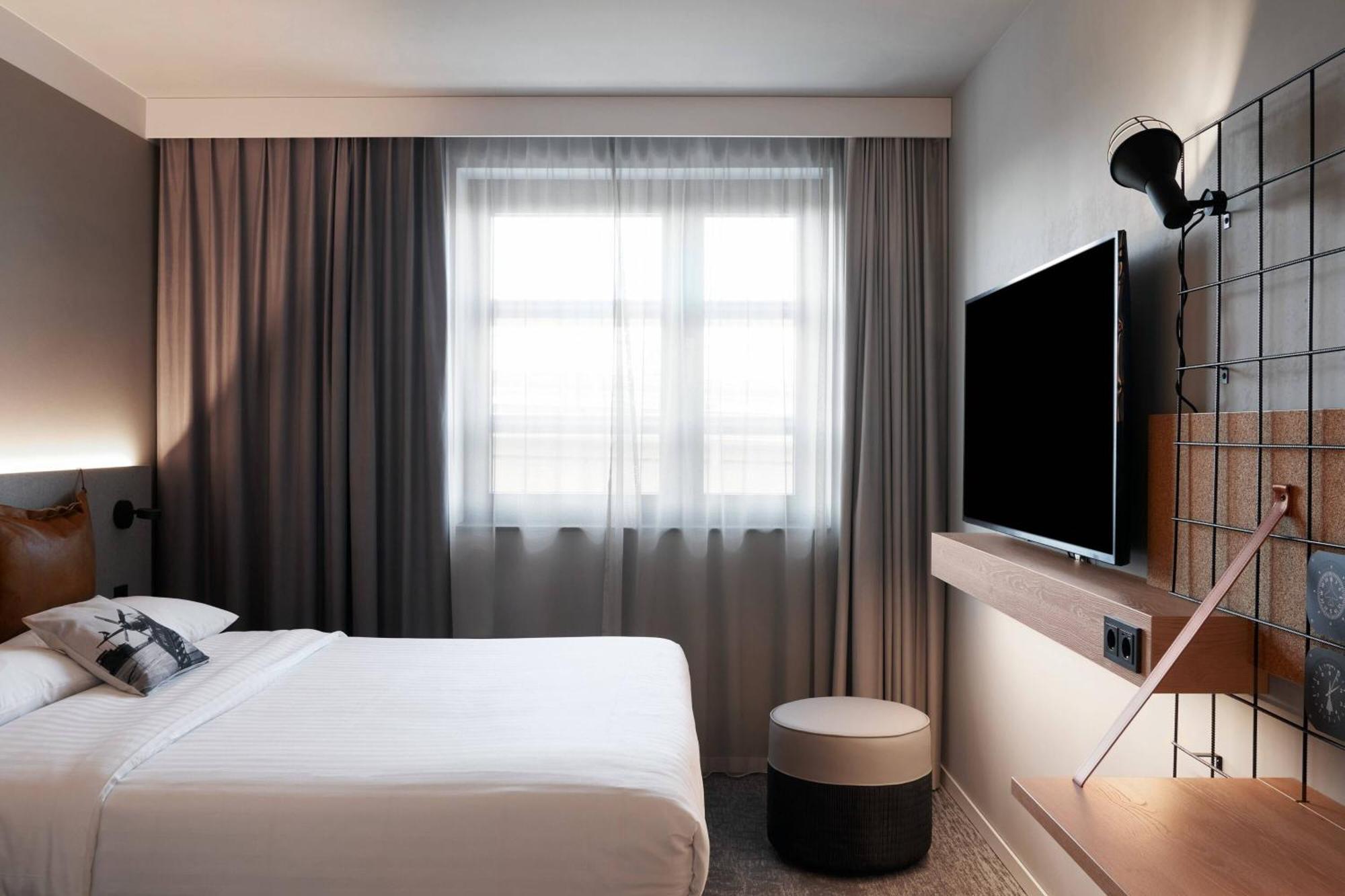 Hotel Moxy Cologne Bonn Airport Esterno foto