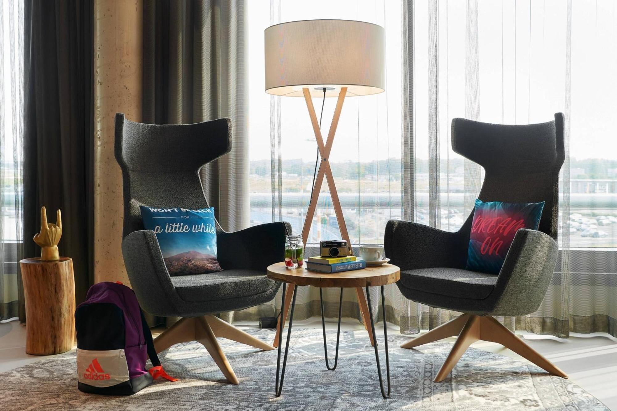 Hotel Moxy Cologne Bonn Airport Esterno foto