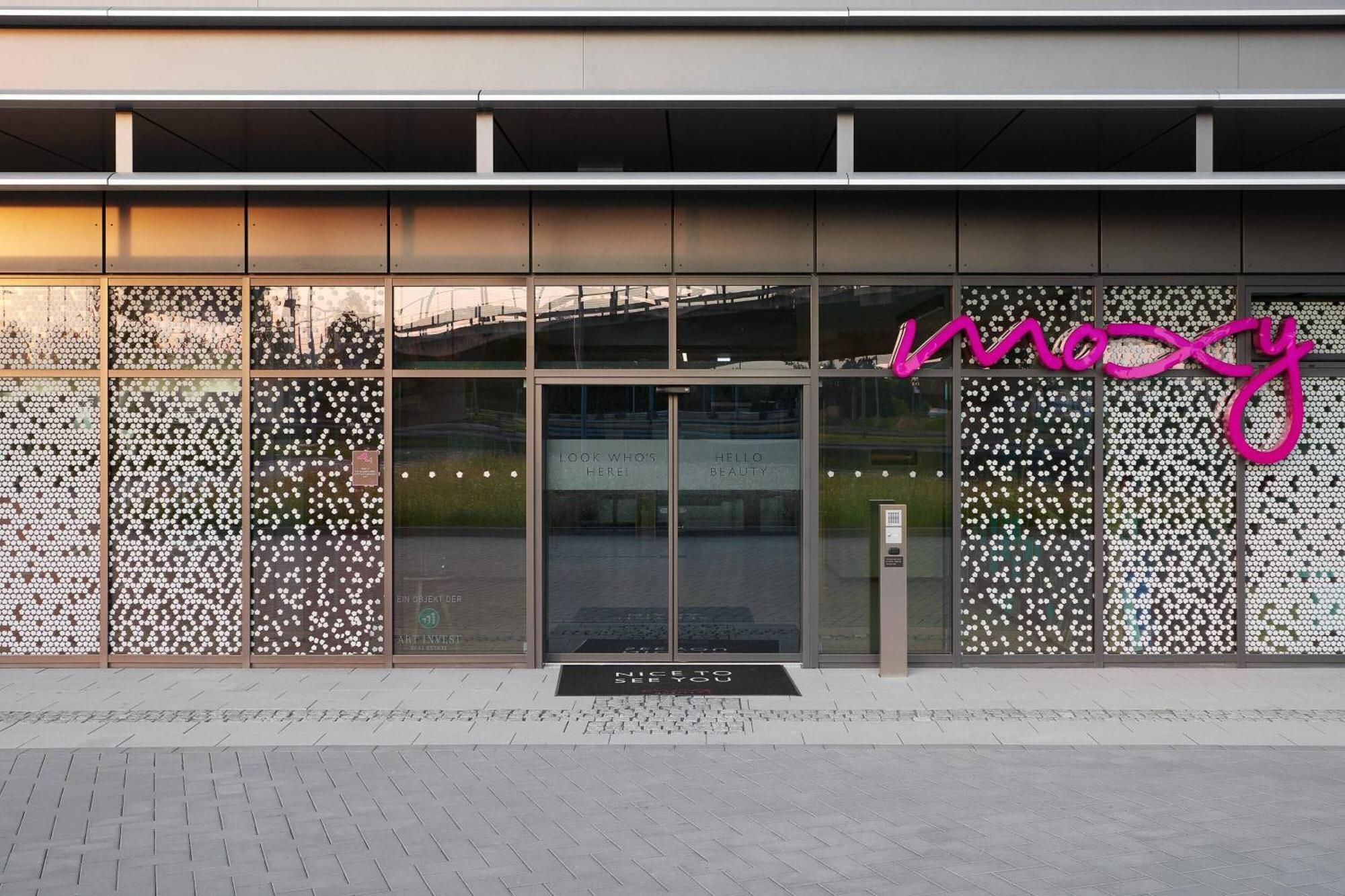 Hotel Moxy Cologne Bonn Airport Esterno foto